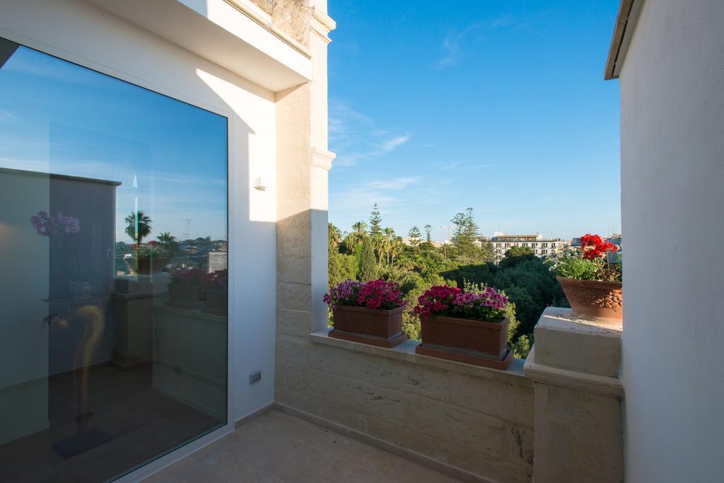 Le Bifore Charming House Lecce Exterior photo
