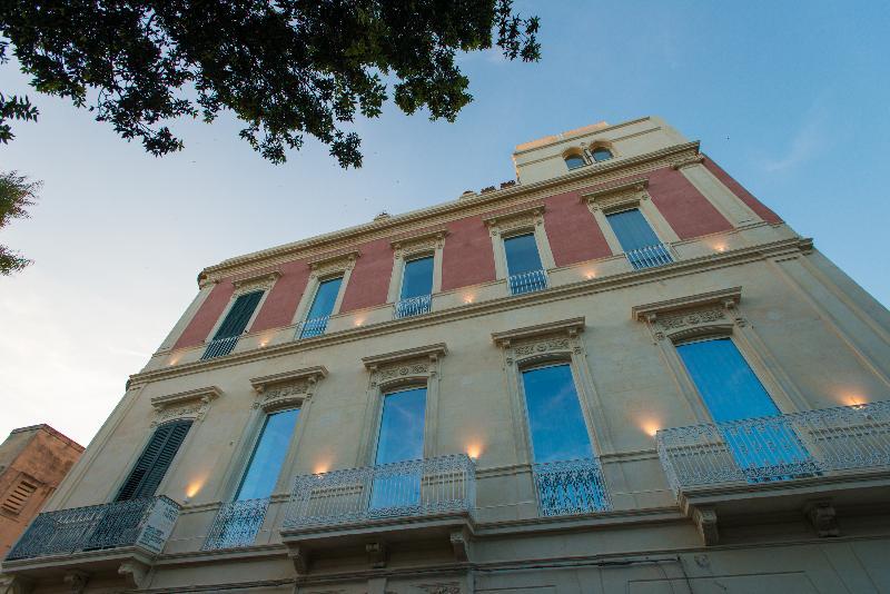 Le Bifore Charming House Lecce Exterior photo